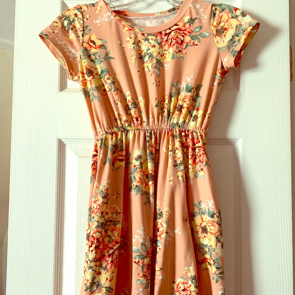 Girls floral peach dress size medium